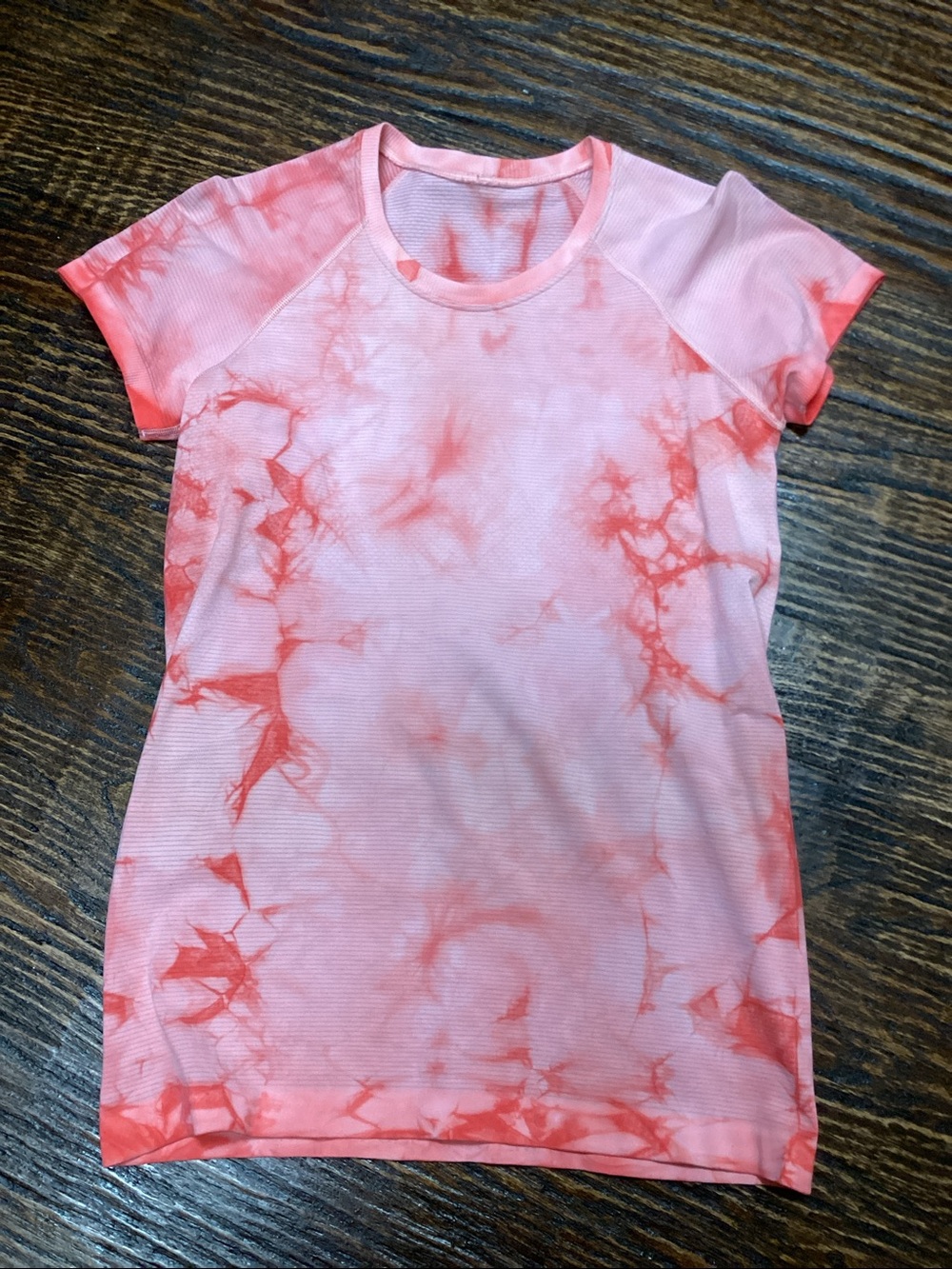 Lululemon Swiftly Tech Short Sleeve 2.0 
Marble Dye Coral Raspberry Cream 8